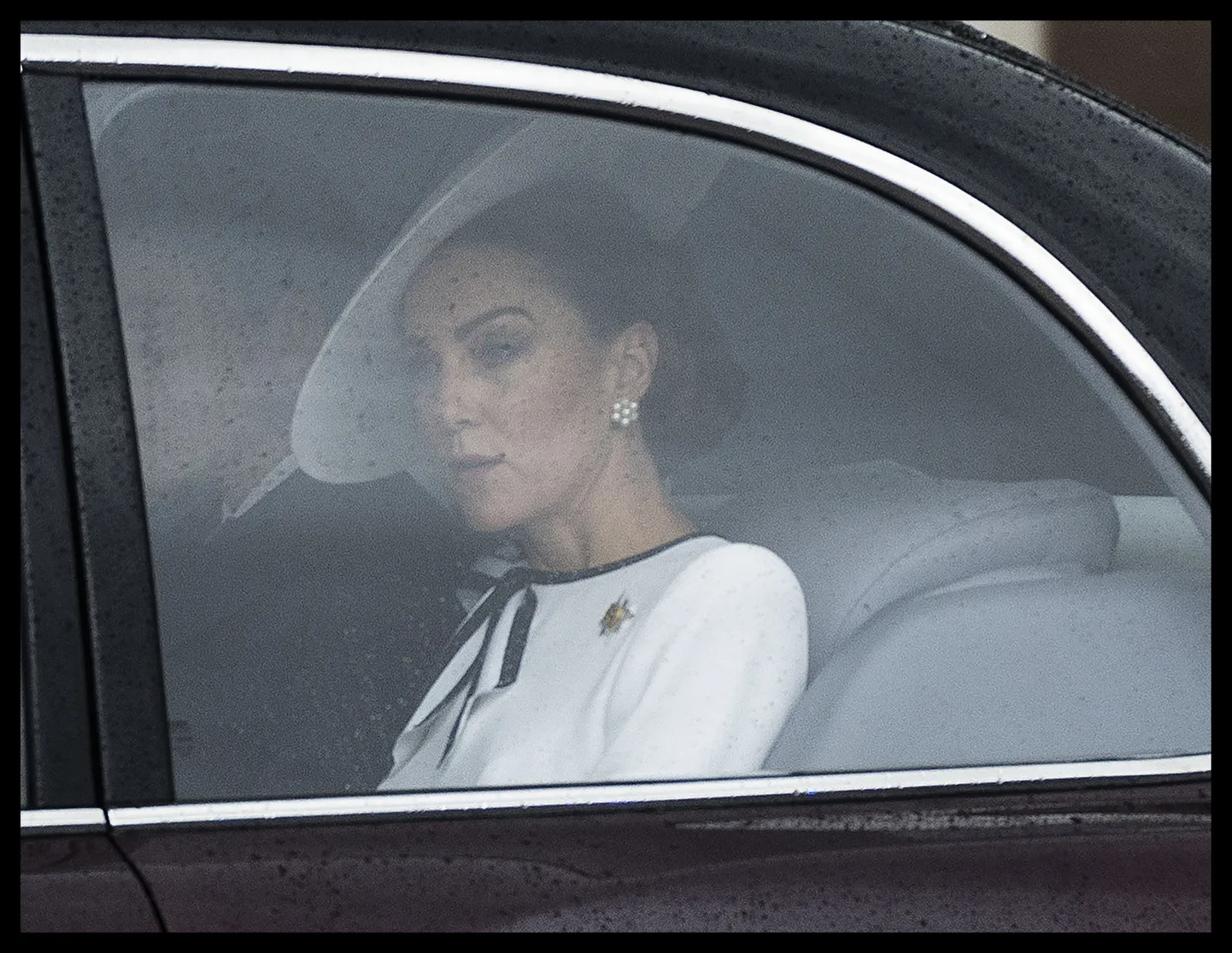 Кейт Миддлтон по пути на парад Trooping the Colour.