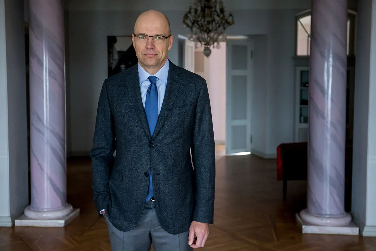 Tiit Kuuli hinnangul on Eesti riigi praegune kõige olulisem ülesanne seada endale kindlad sihid ja koostada
nendeni jõudmiseks ka strateegiline plaan, sest inimeste majanduslik heaolu on ühtlasi ka riigi parim julgeolekugarantii.
