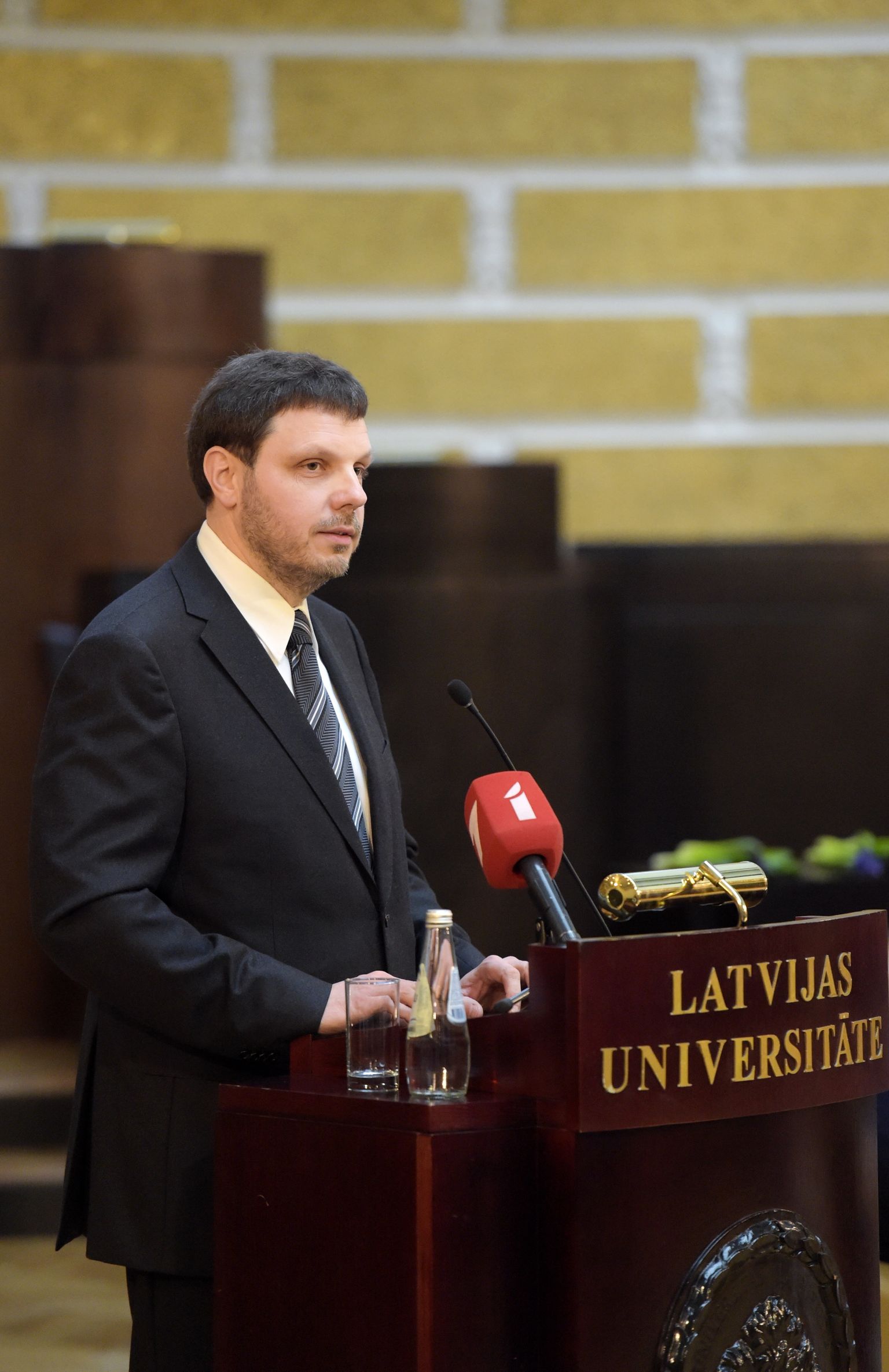 Latvijas Universitātes profesors Jānis Ikstens. 