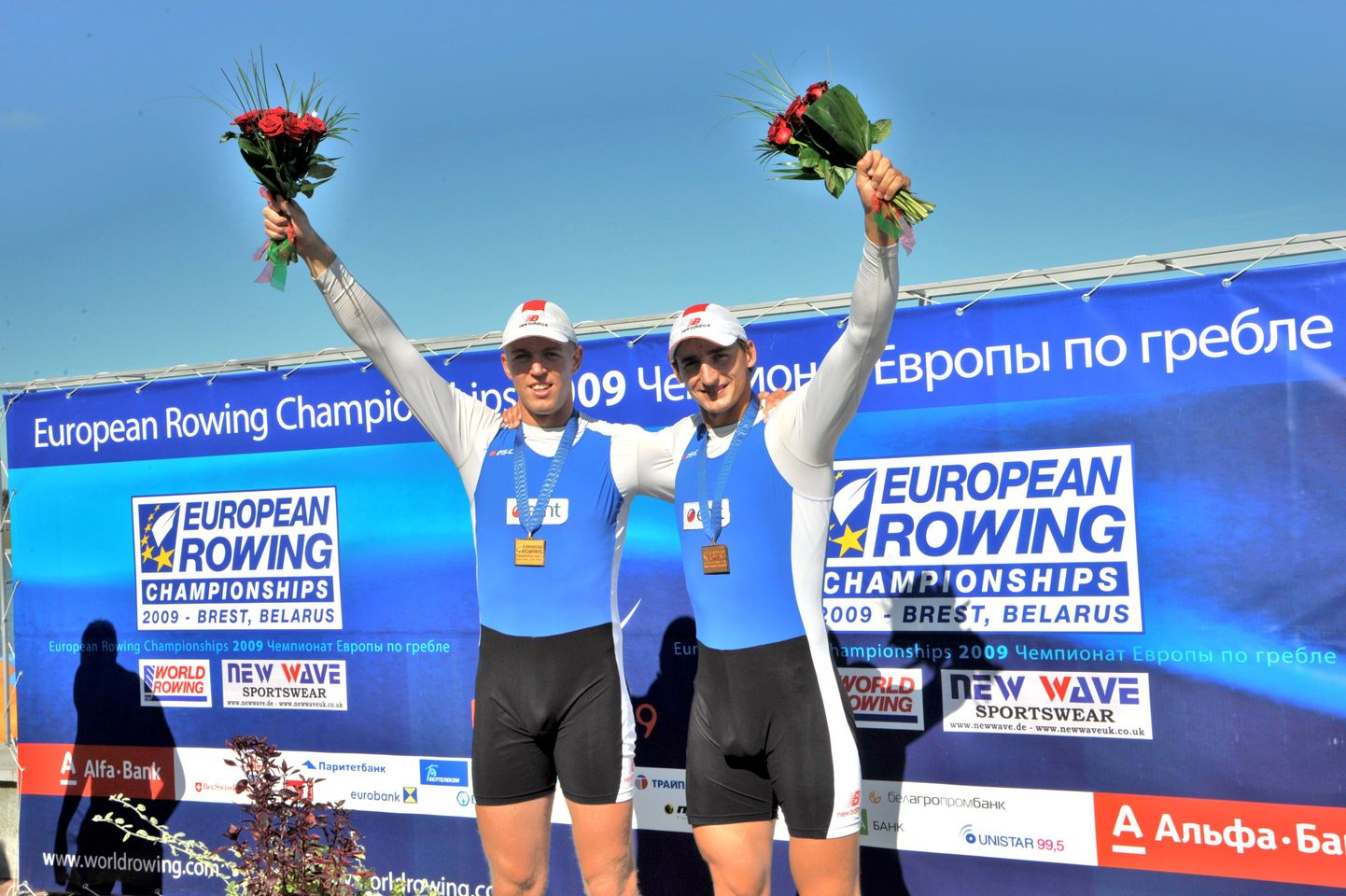 Allar Raja (paremal) ja Kaspar Taimsoo Brestis autasustamisel, kaelas rippumas Euroopa meistrivõistluste kuldne medal.