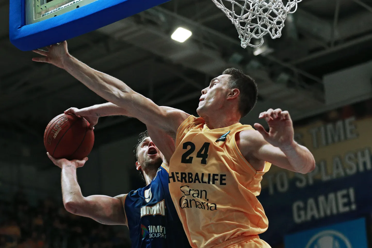 Kyle Kuric (paremal).
