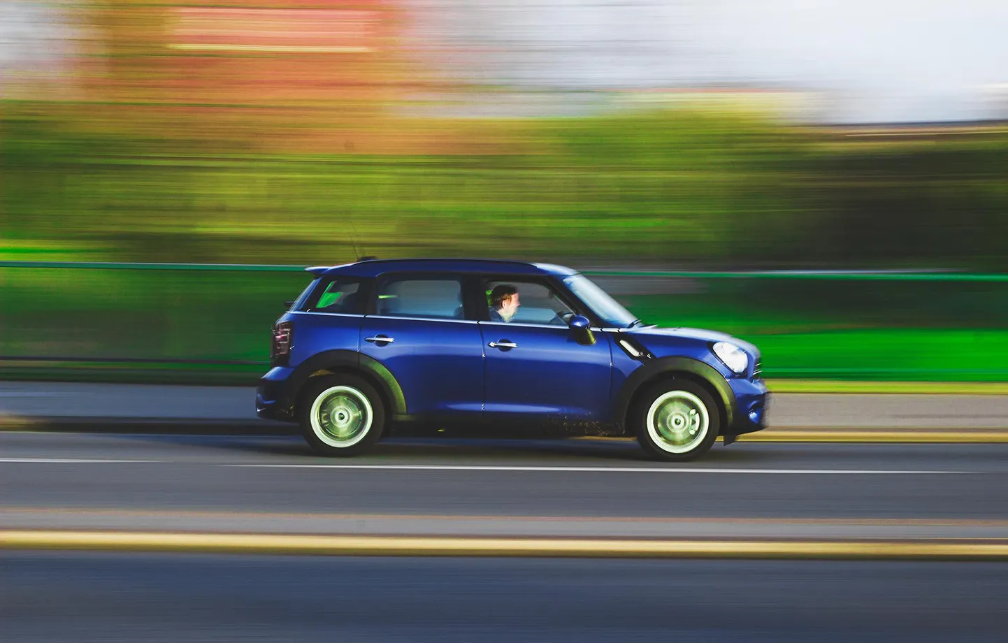Auto teel. Pilt on illustreeriv