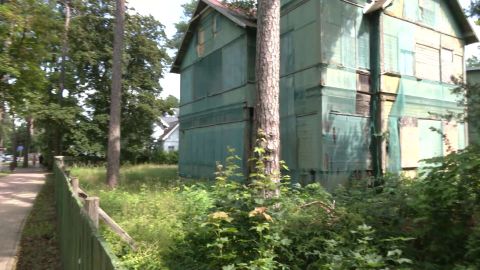 Zapuščena posest poljske ambasade v Jūrmali sproža ogorčenje