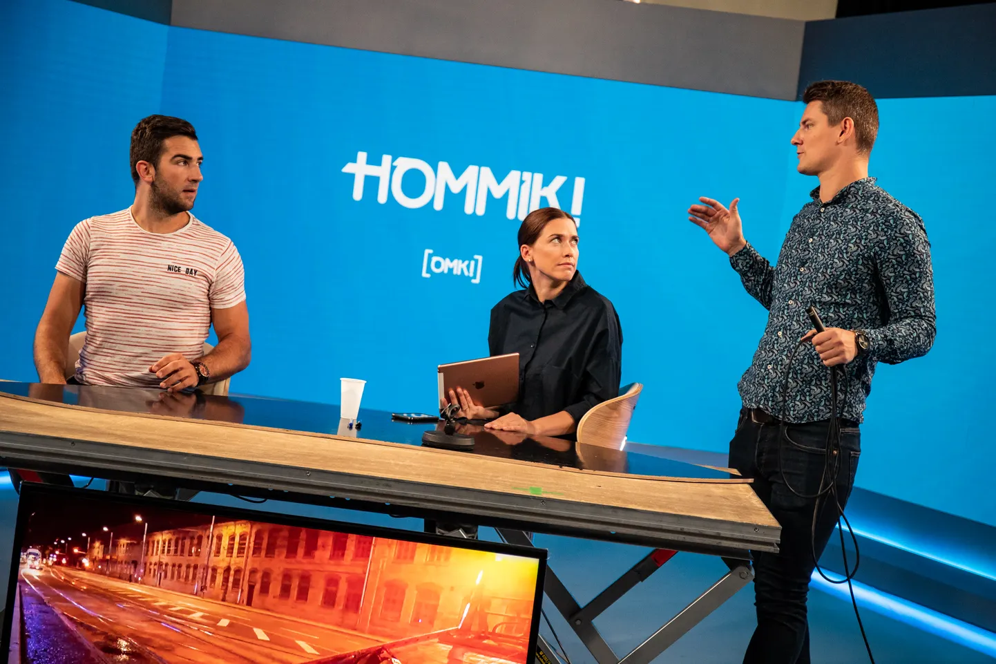 Kanal 2 hommikuprogrammi juhib Piret Laos koos Robert Rooli (vasakul) ja Jüri Butšakoviga.