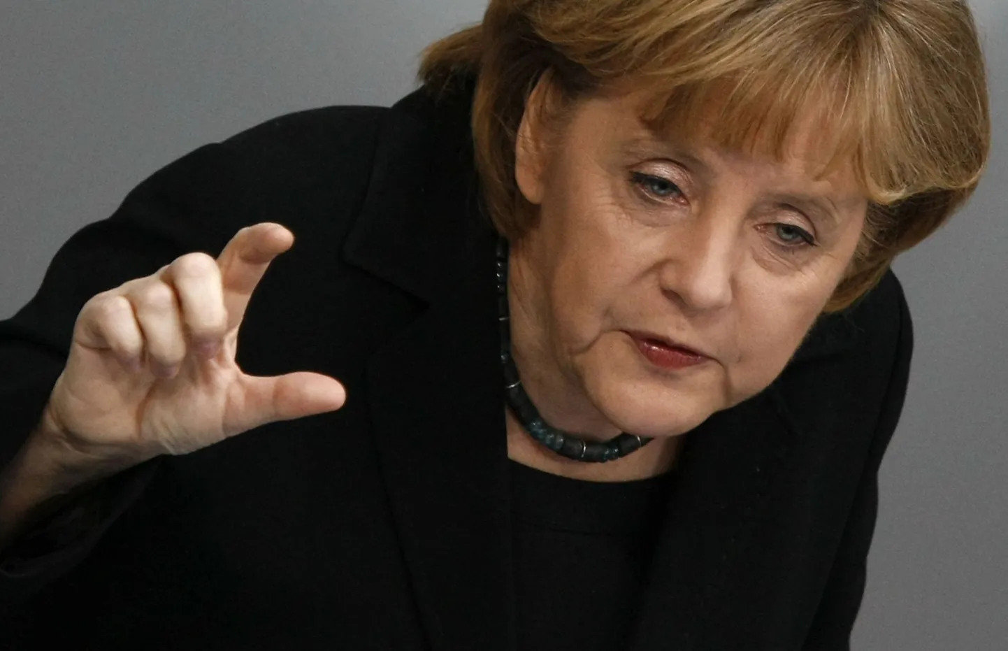 Saksa liidukantsler Angela Merkel parlamendis.
