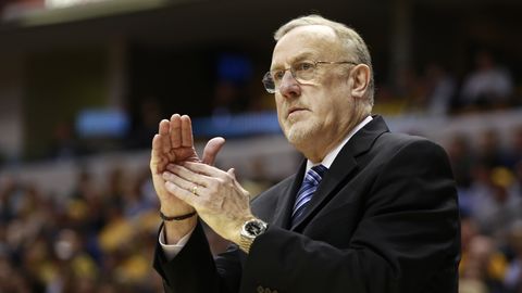 Miris kādreizējais NBA komandu treneris Adelmans