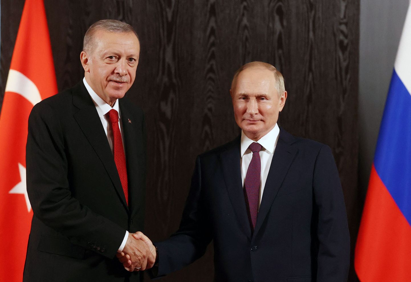 Turcijas prezidents Redžeps Tajips Erdogans un Krievijas vadonis Vladimirs Putins.