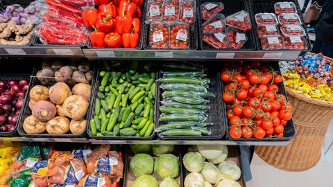 Seeniorid tellivad üha enam toidukaupu koduukseni