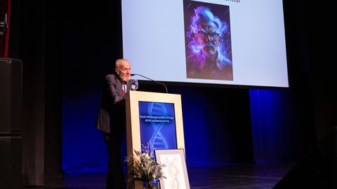 Eesti inimesegeneetika ühingu elutööpreemia pälvis emeriitprofessor Aleksandr Žarkovski