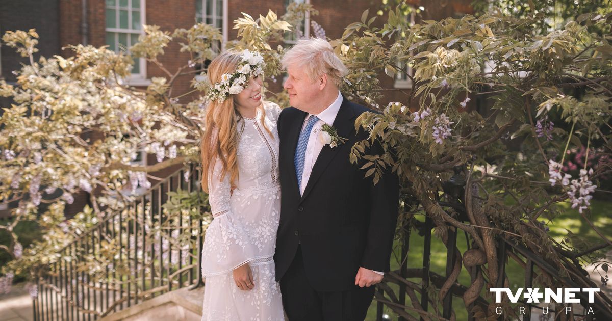 Borisa Džonsona sievas kāzu kleita izmaksājusi vien 50 eiro