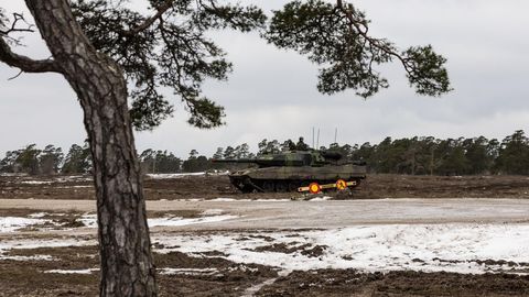 POSTIMEES GOTLANDIL ⟩ Rootsi uppumatu lennukikandja on võti Venemaa halvamiseks Läänemerel
