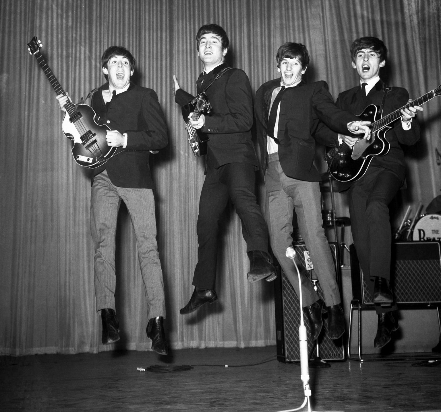 The Beatles (vasakult): Paul McCartney, John Lennon, George Harrison ja Ringo Starr