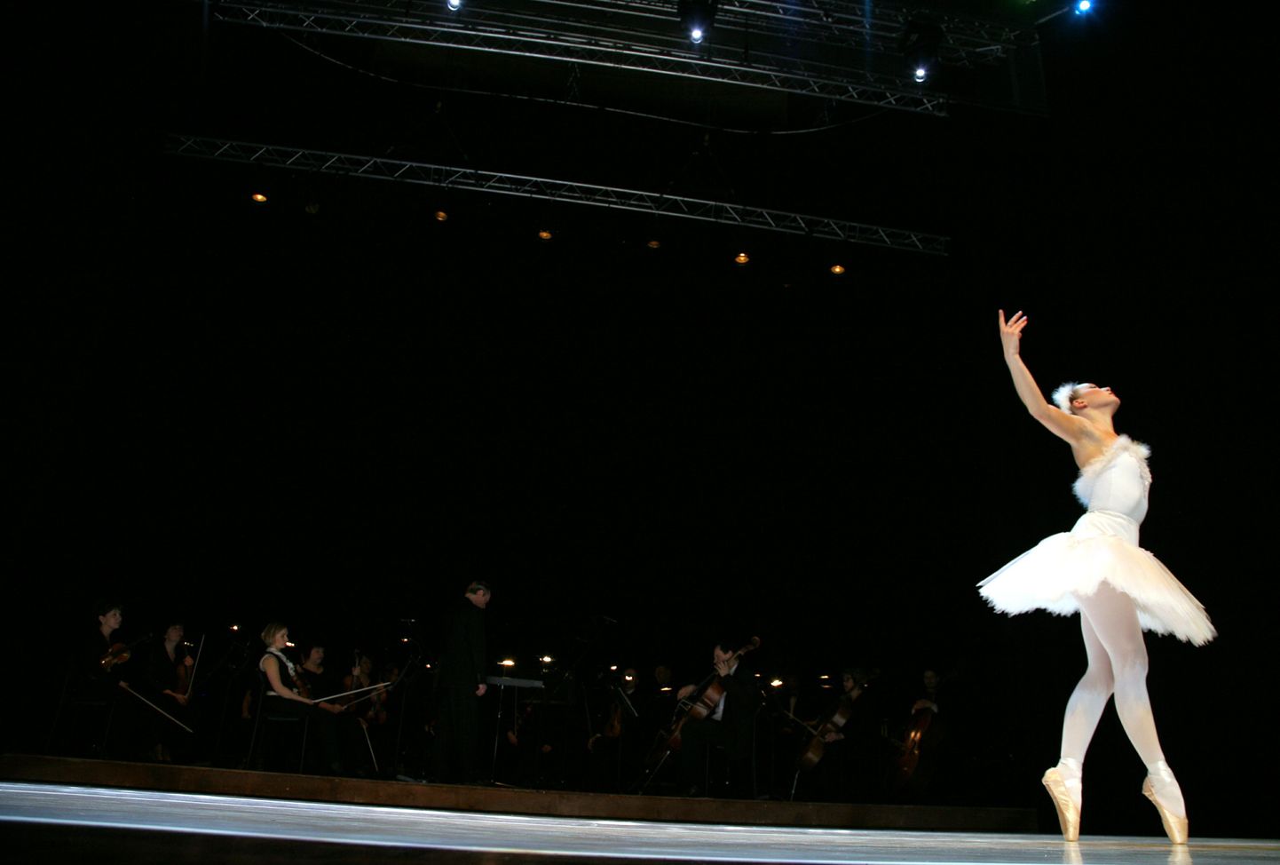 Riia ja Pärnu noored baleriinid osalevad ühises meistriklassis ja külalised annavad ärklisaalis etenduse. Foto on illustreeriv.