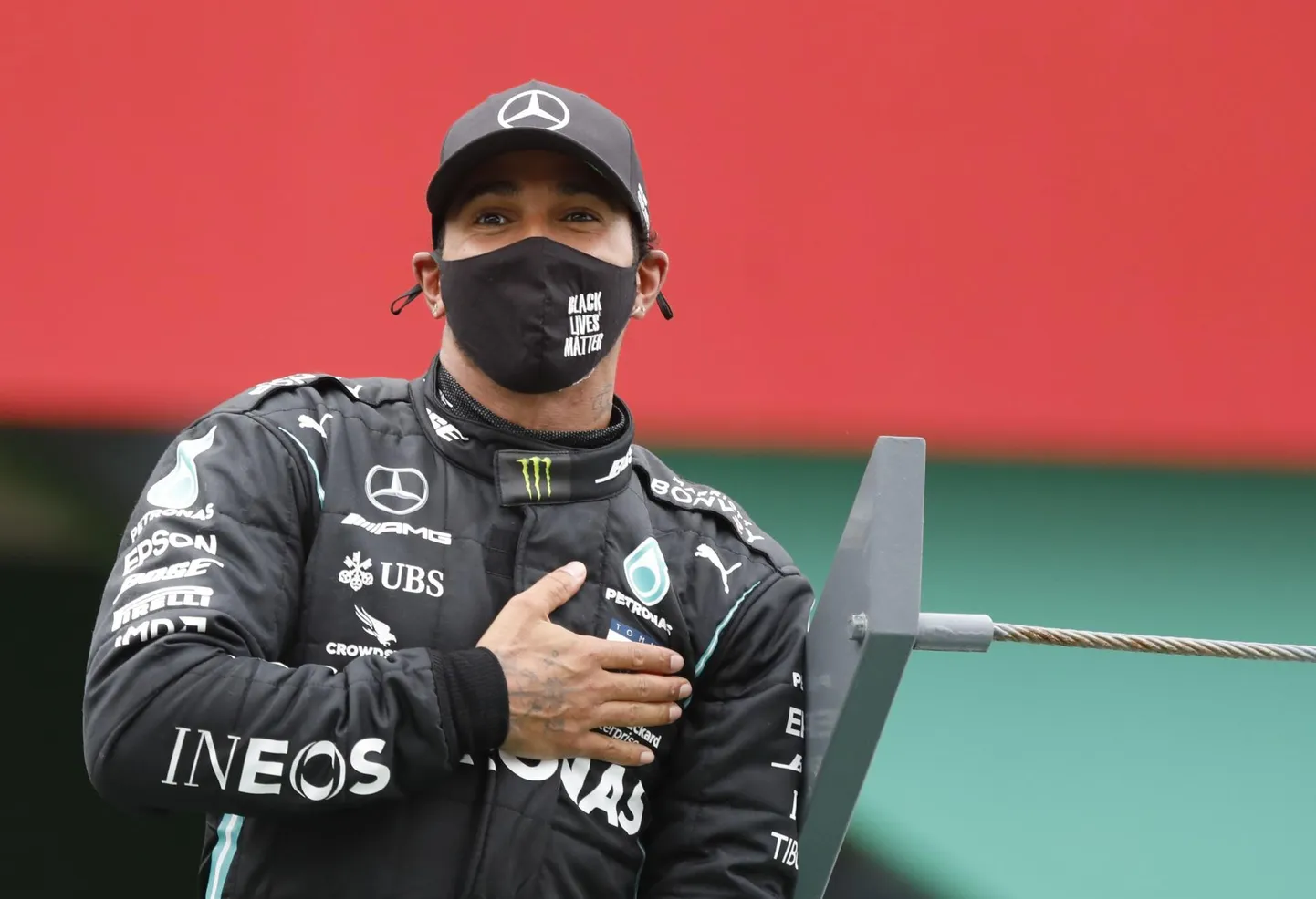 Lewis Hamilton nakatus koroonaviirusega.