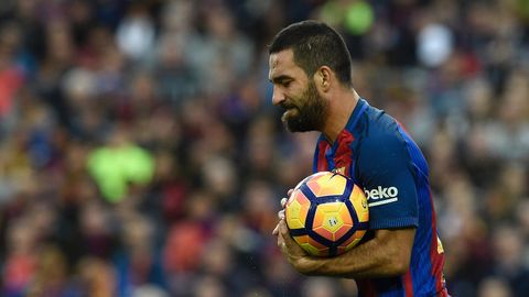 Barcelona mängumees murdis popptähe nina ja käskis end maha lasta