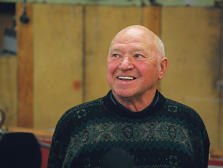 Mihkel Leppik valiti 1989. ja 1990. aastal Eesti parimaks treeneriks. Tema õpilased olid näiteks Jüri Jaanson ja Tõnu Endrekson.