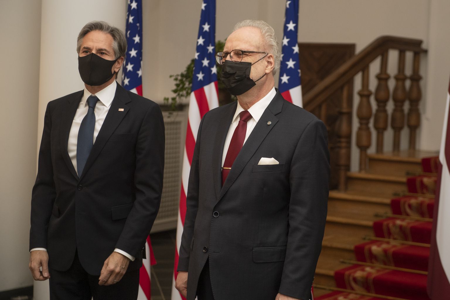 (No kreisās) ASV valsts sekretārs Entonijs Blinkens un Latvijas valsts prezidents Egils Levits.