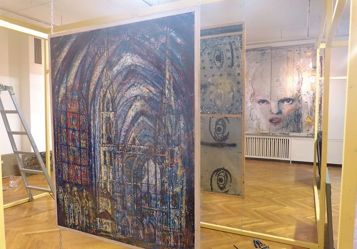 Подготовка к выставке «Скрытая сторона коллекции Тартуского художественного музея».