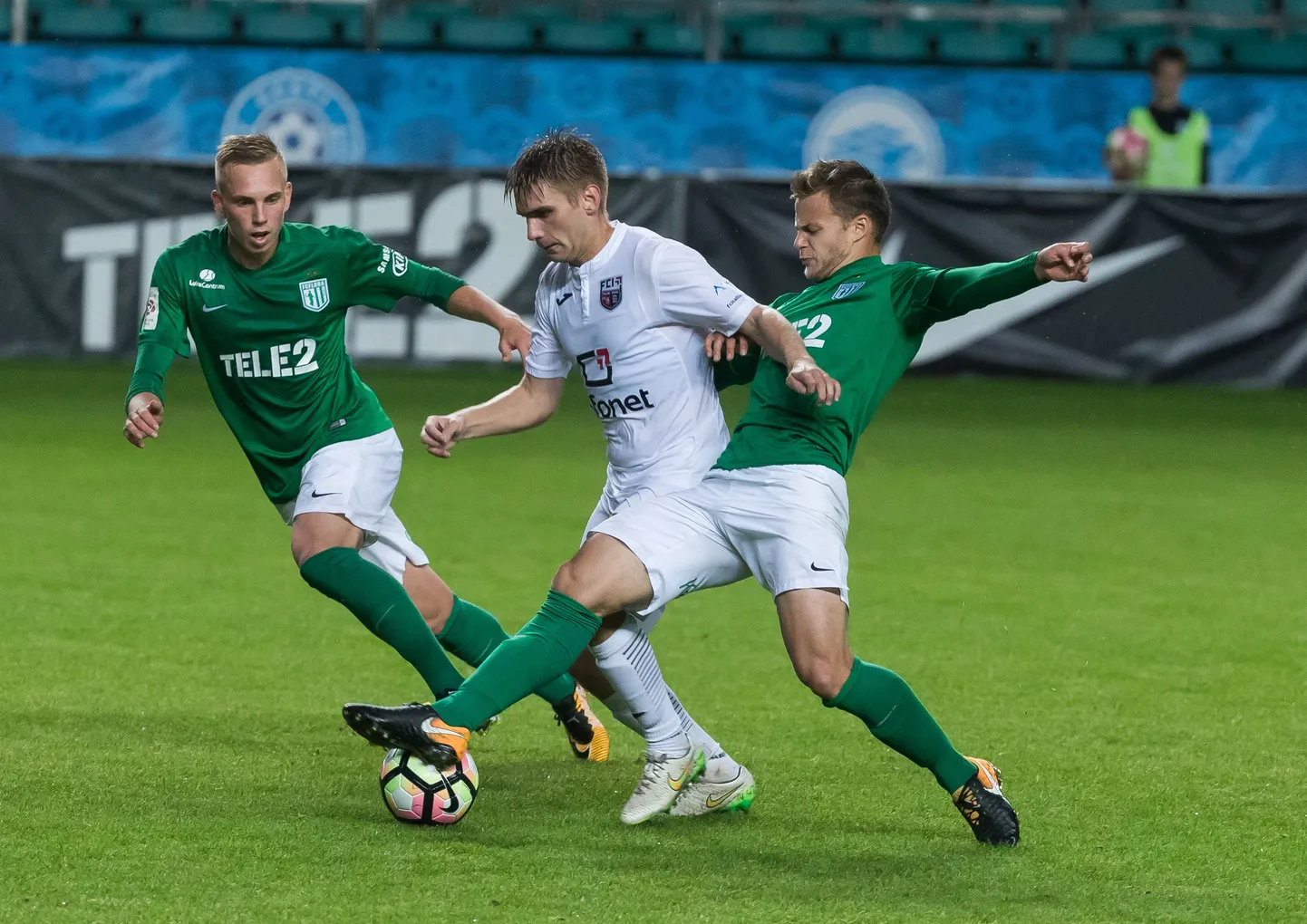 Tele2 on olnud FC Flora särgisponsoriks alates 2015. aastast ja on seda ka järgmised kolm hooaega.