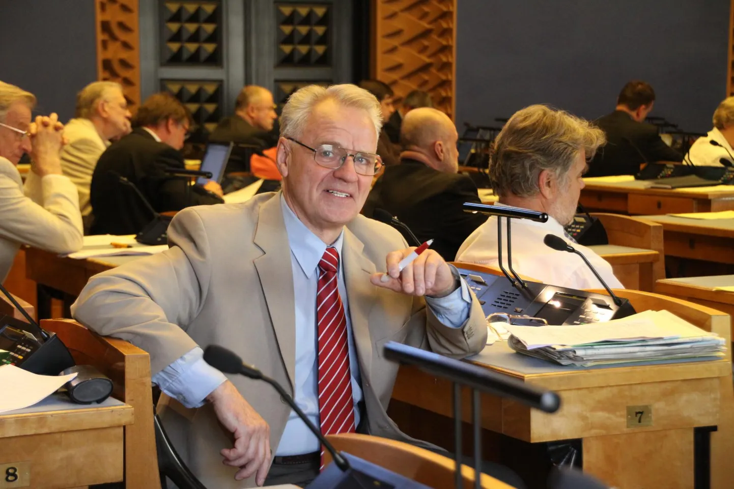 Heimar Lenk Riigikogu saalis istungil. FOTO: Erakogu