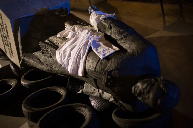 Preester Henryk Jankowski skulptuur pärast kukutamist.