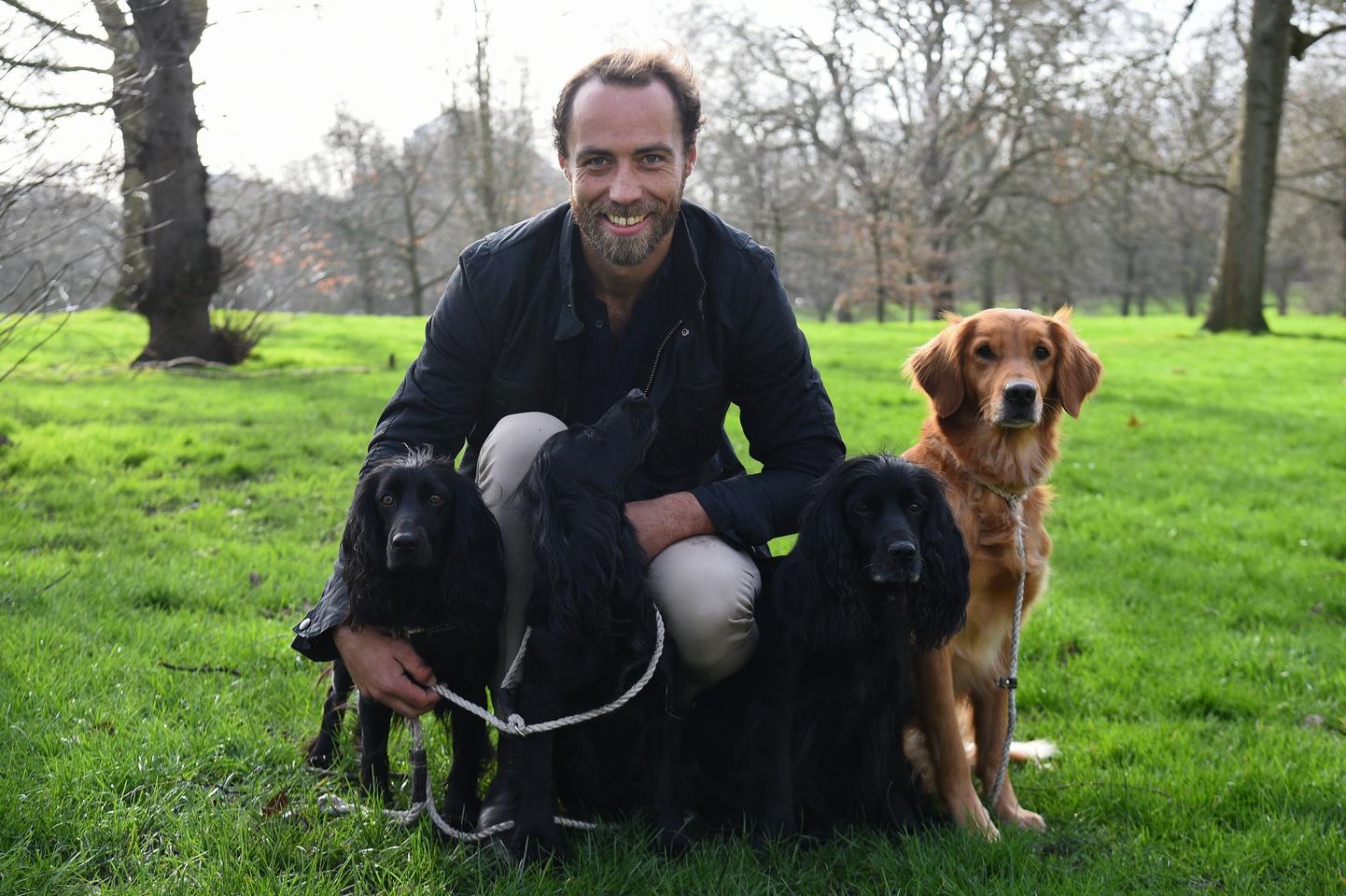 James Middleton oma koertega ajal, mil praeguseks igaviku teedele lahkunud Ella (paremalt teine) veel maistel jahimaadel jooksis.