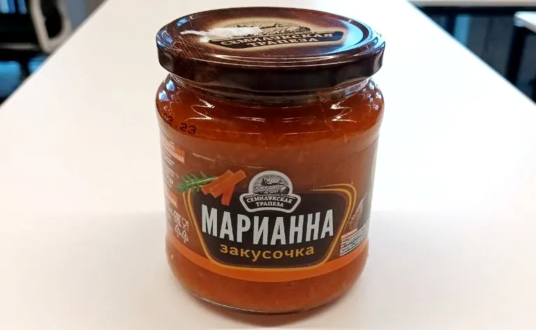 Консервированные овощи российского производства, которые свободно продаются в магазинах Таллинна, март 2024 года.