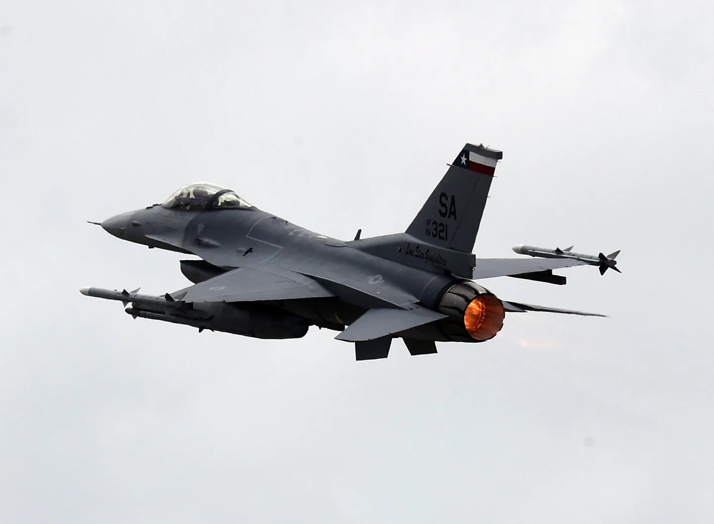 F-16 Fighting Falcon.