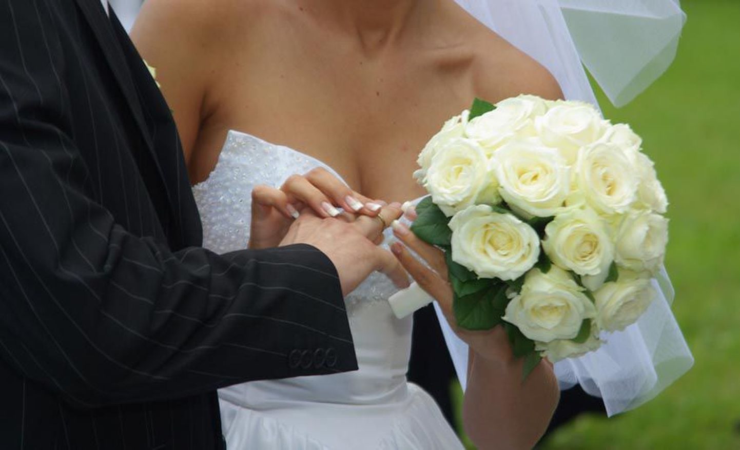 2010. aastal vahetas sõrmuseid 165 paari. Nii vähe abiellujaid ei ole viimase kolmekümne aasta jooksul olnud.