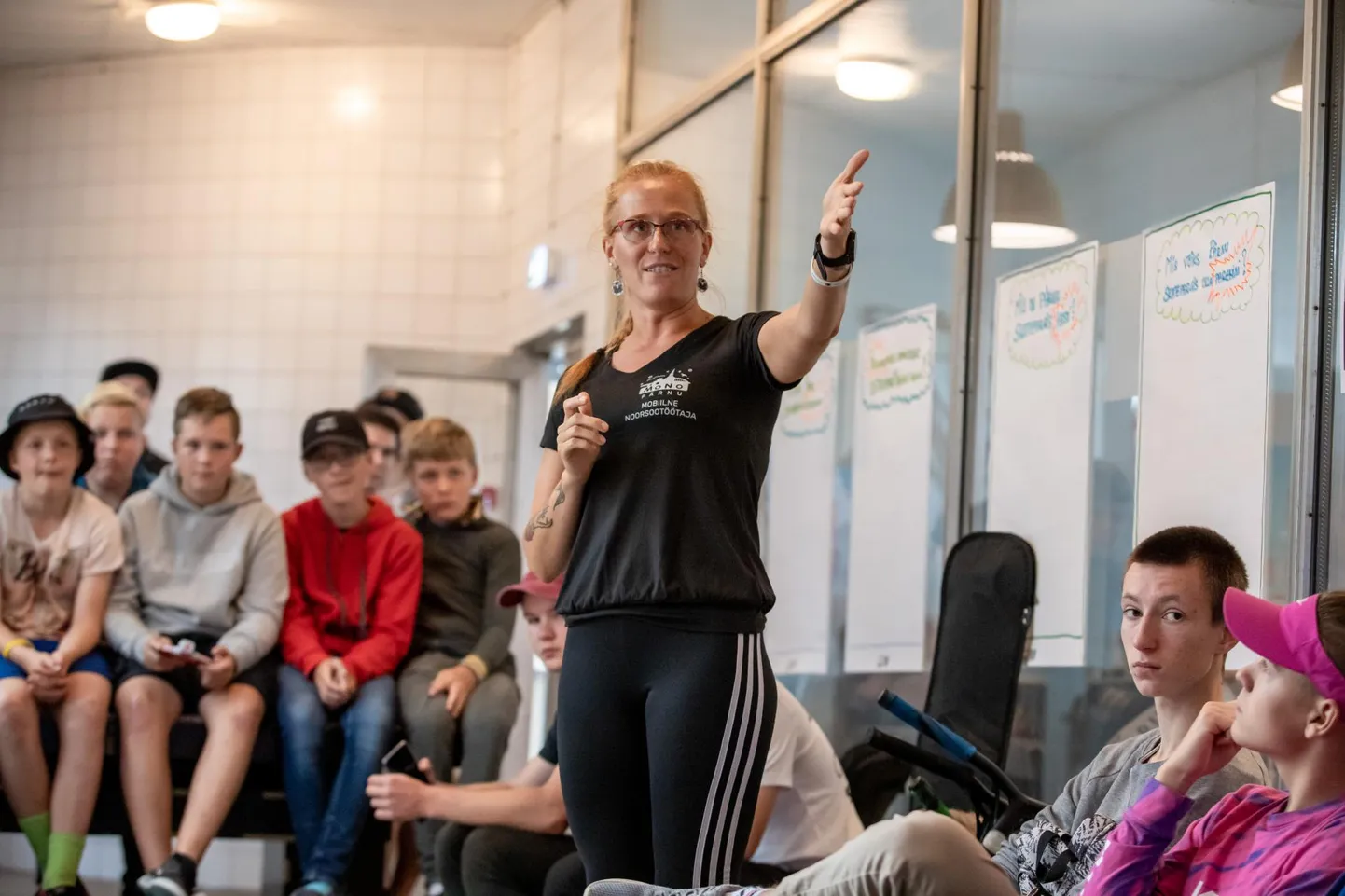 Noorsootöötaja Triin Mäger MoNost (Pärnu Mobiilne Noorsootöö) oli kohtumise kuraator.