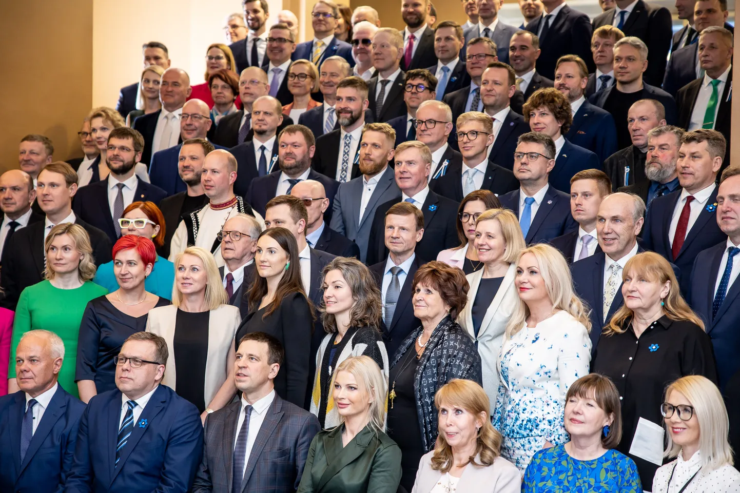 Согласно законопроекту, согласованному четырьмя фракциями и руководством Рийгикогу, компенсация расходов членов Рийгикогу будет сокращена на одну шестую с следующего года.