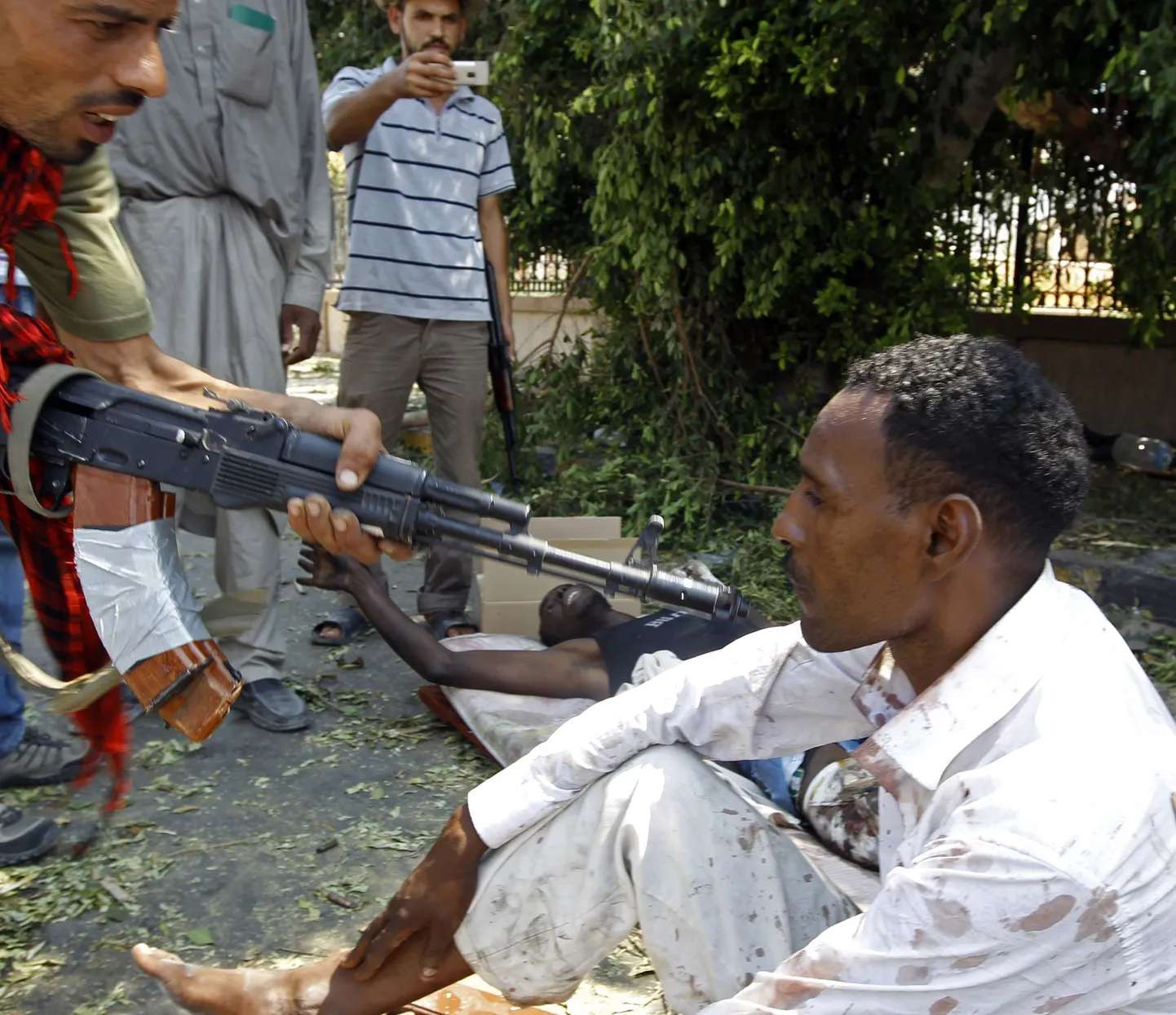 Väidetavalt vangistas Gaddafi armeeüksus17 välismaalast