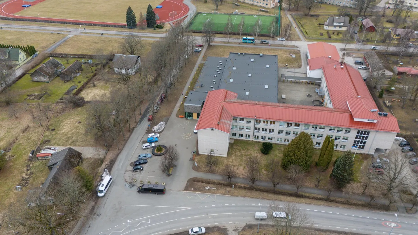 Suure-Jaani kooli kompleks peaks pärast uuendustöid saama praegusest moodsama välimuse ja sisu.