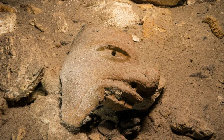 Savimask, mis kujutab maiade kaupmeeste jumalat Ek Chuaji'i