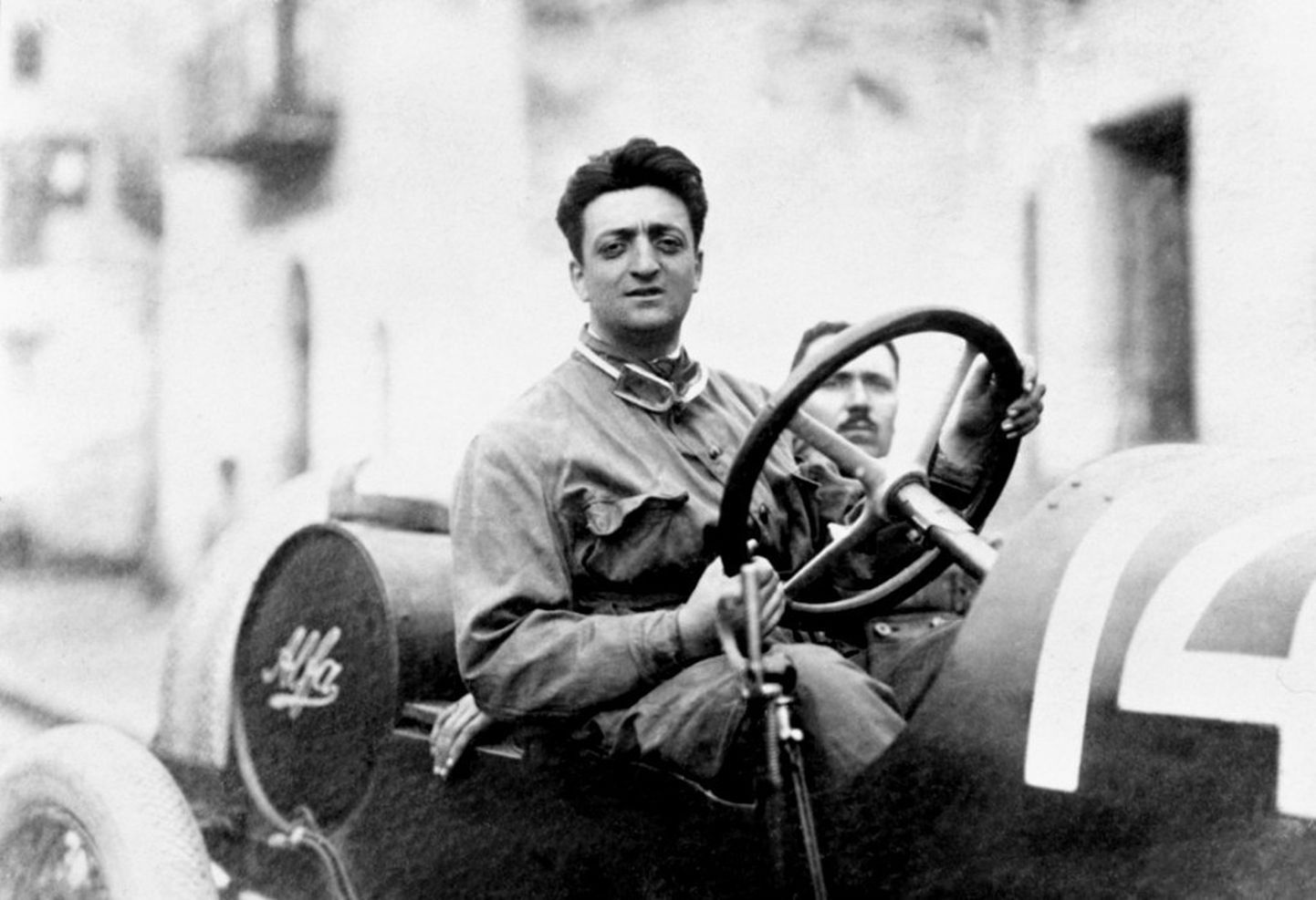 Enzo Ferrari 1920. aastal.