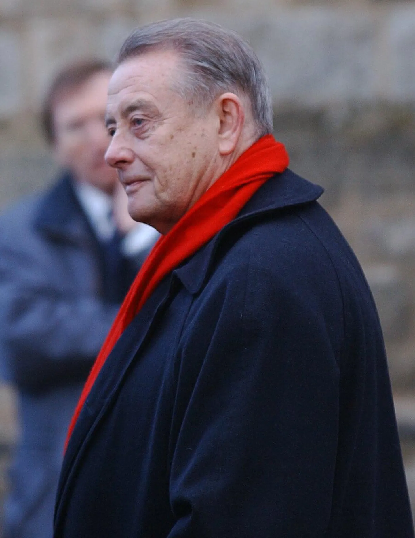Derek Fowlds