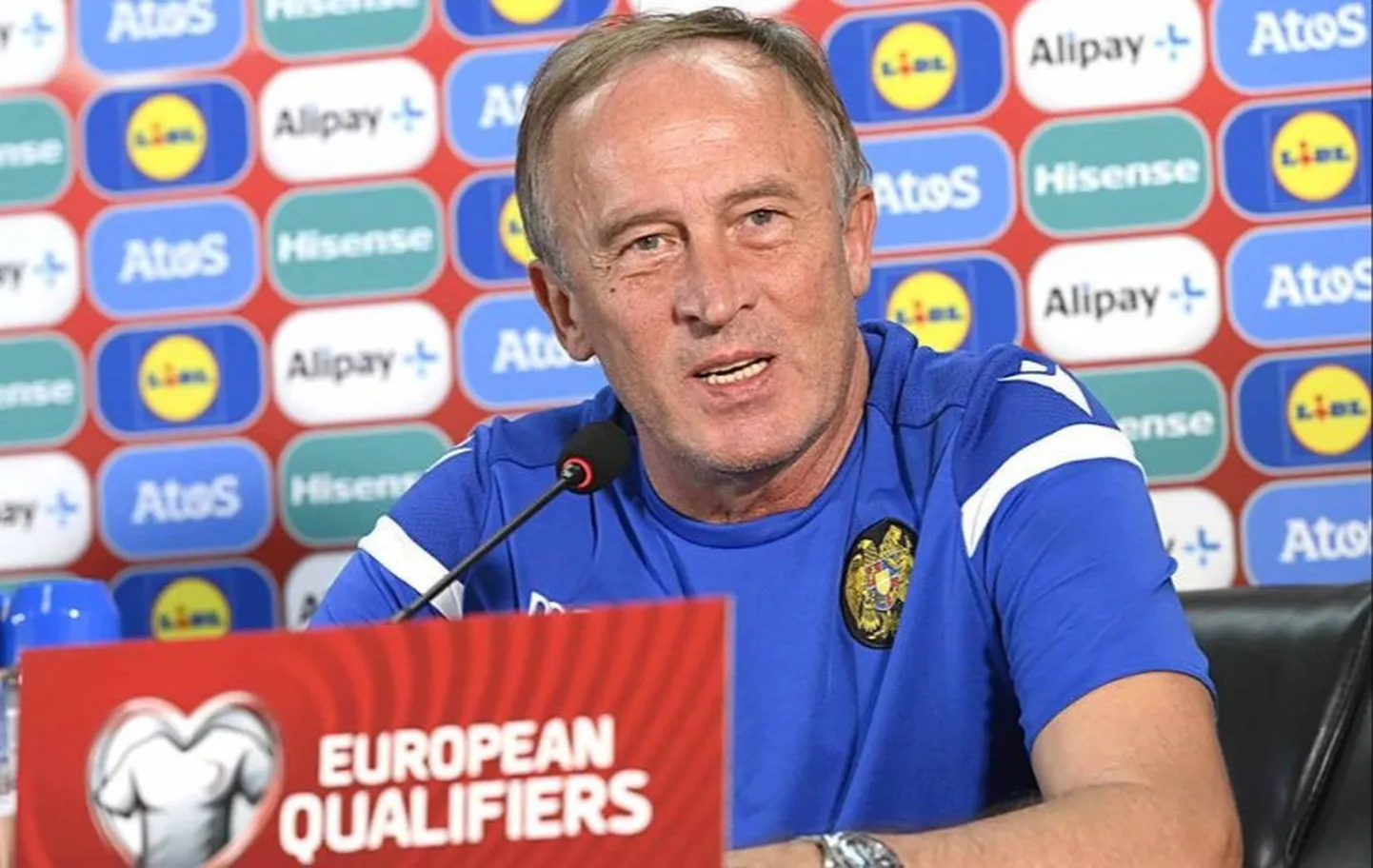 Armēnijas futbola valstsvienības galvenais treneris ukrainis Oleksandrs Petrakovs
