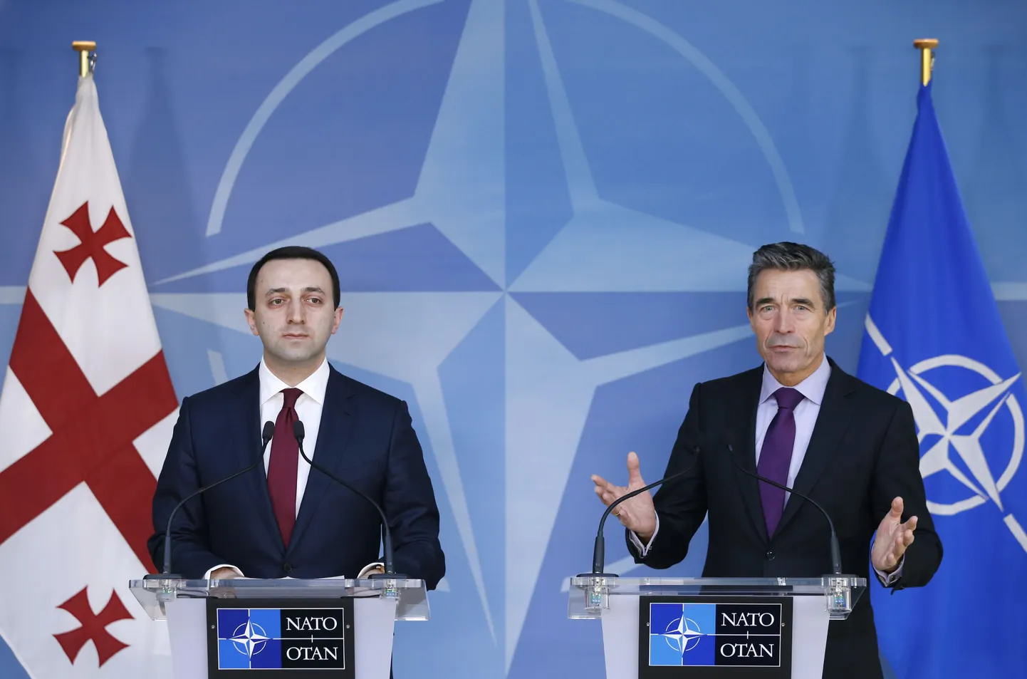 Gruusia peaminister Irakli Garibašvili ja NATO peasekretär Anders Fogh Rasmussen 5. veebruaril 2014 Brüsselis.