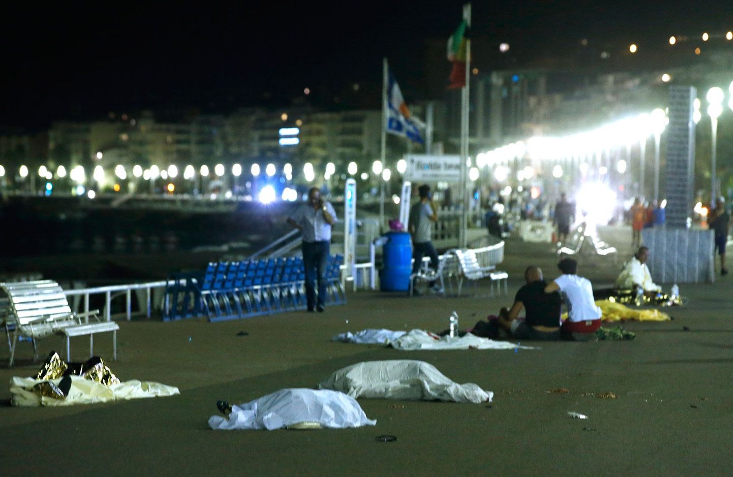Võigas varahommik rannapromenaadil: ööl vastu reedet Nice’is aset leidnud veresauna vaikisid Prantsusmaa suuremad telekannalid öistes uudistes maha.