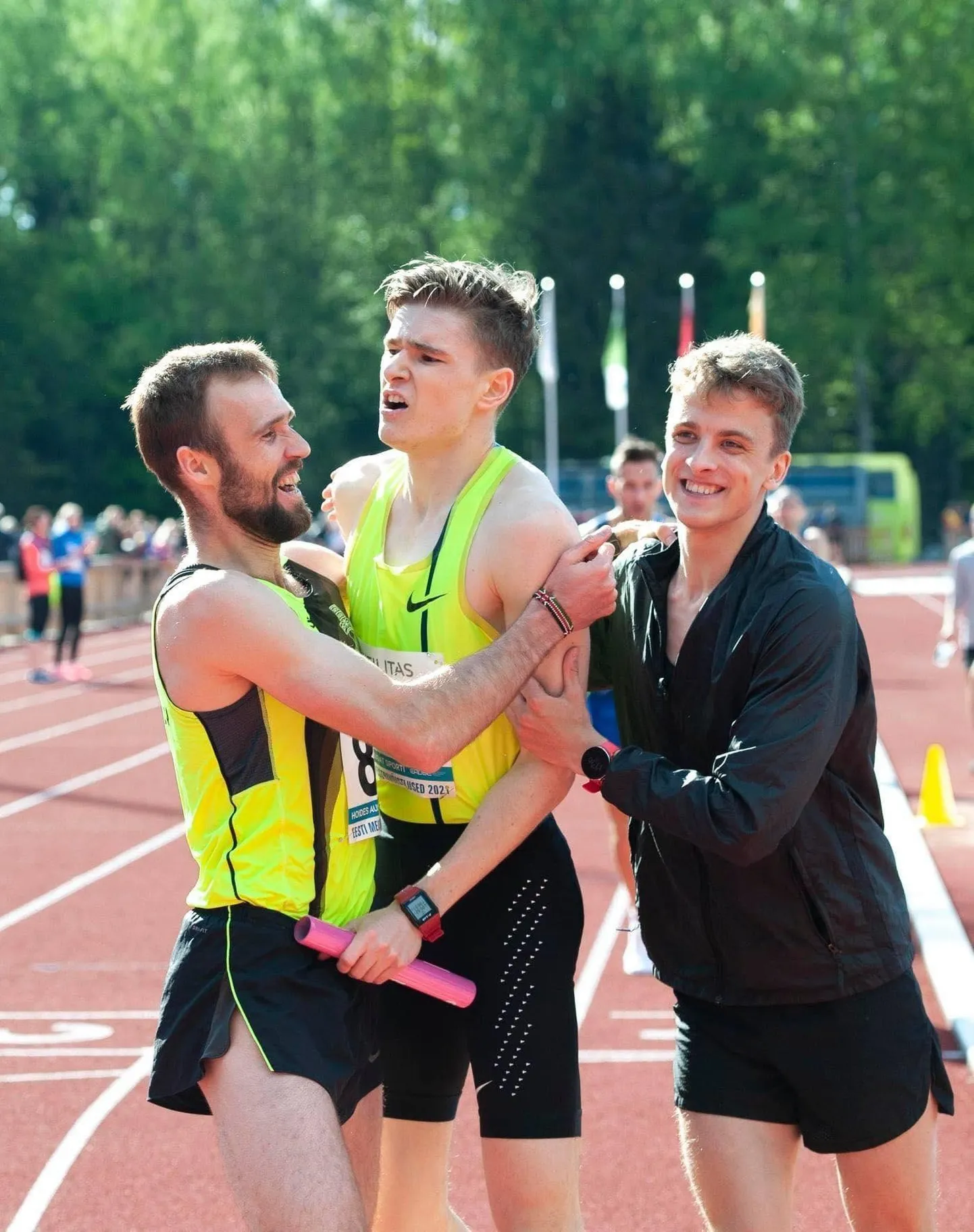 Meeste 4 × 1500 meetri teatejooksus viis kolmandat aastat järjest võidu koju Tartu spordiseltsi Kalev kvartett Olavi Allase (pildil vasakul), Deniss Salmijanov (keskel), Johannes Laur (paremal) ja Johannes Sikk.