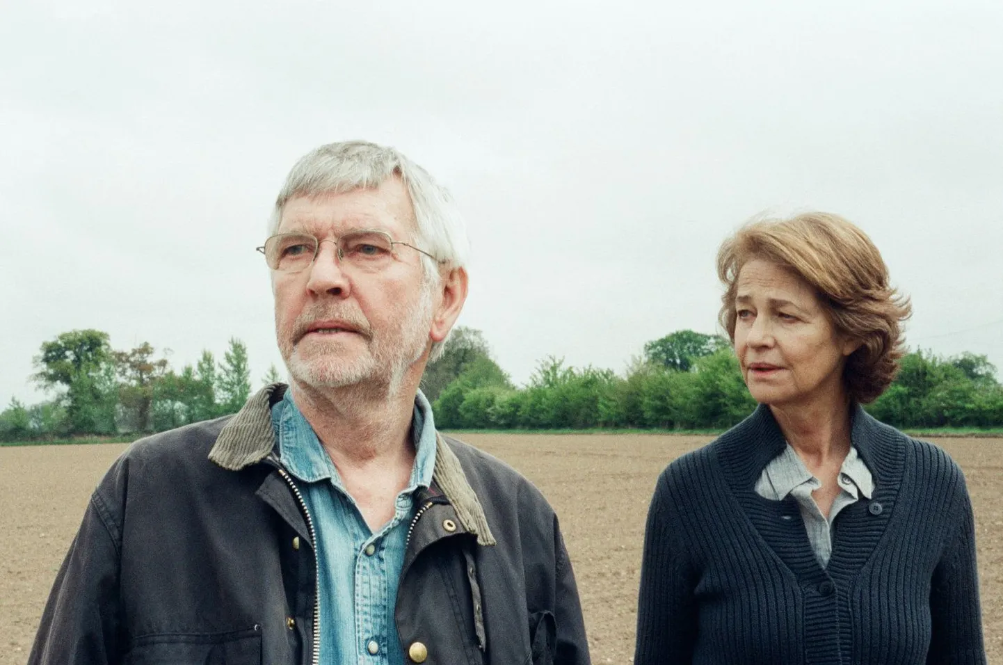 Kate (Charlotte Rampling) ja Geoff (Tom Courtenay), aastakümneid üksteise kõrval.