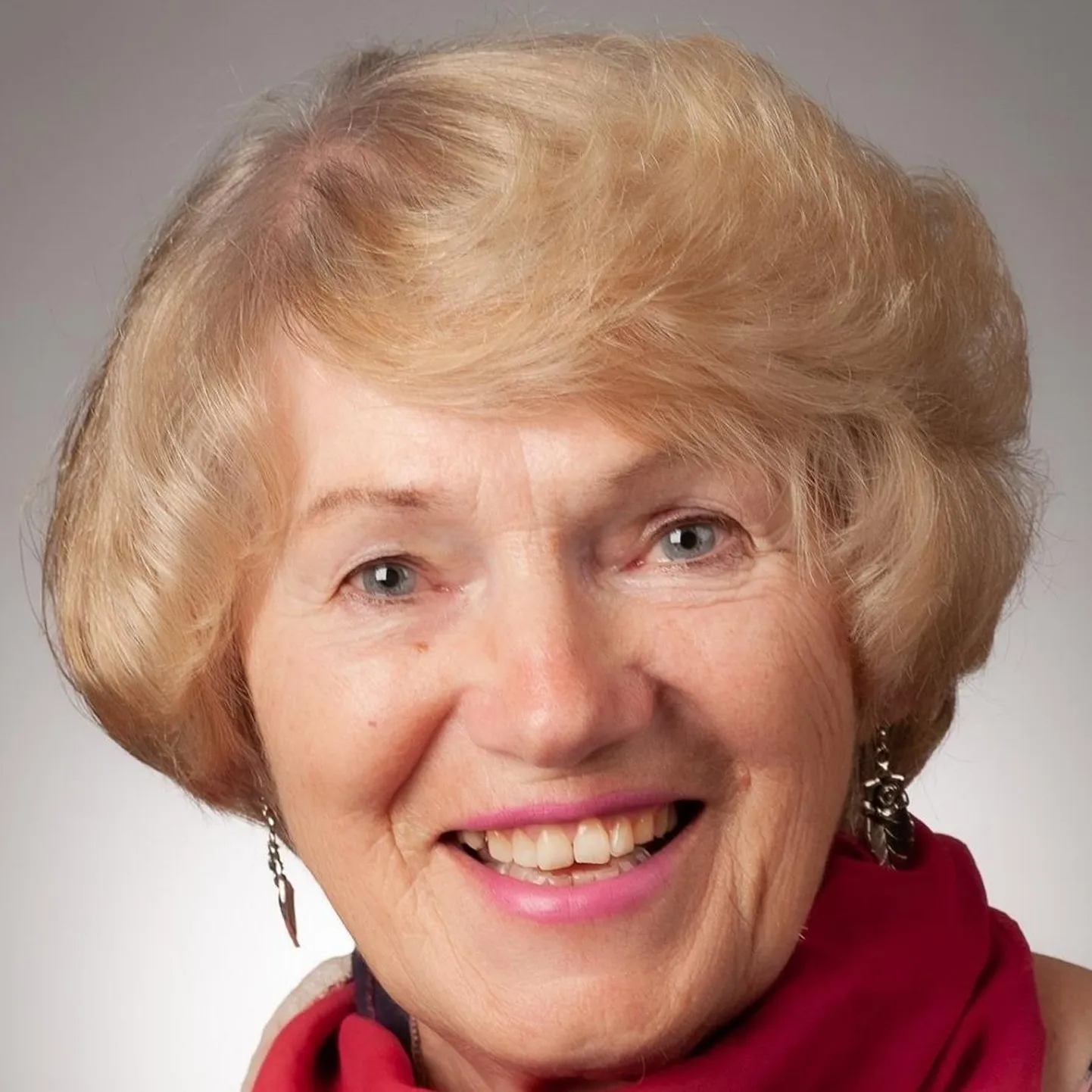 Valentine Alvre, viljandlane