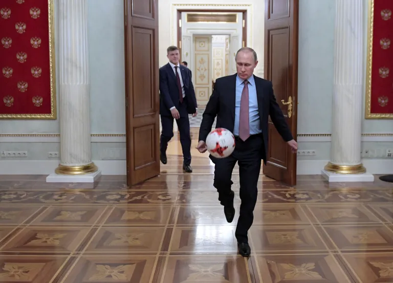 Путин набивает мяч, Ноябрь 2016 года
