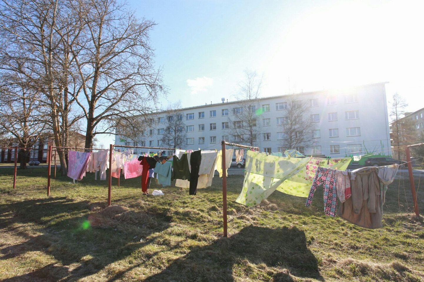 Квартиры на улице Леннуки в Раквере были сняты для двух семей беженцев. После того, как семьи уехали, в них поселили новых беженцев.