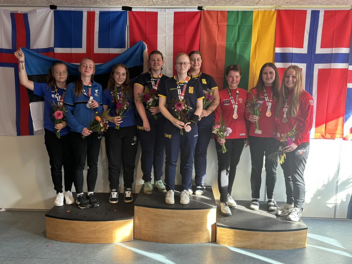 Lisell Väljak, Emili Uudeküll ning Aleksandra Varts pälvisid võistkondliku teise koha 25 meetri sportpüstoli harjutuses.