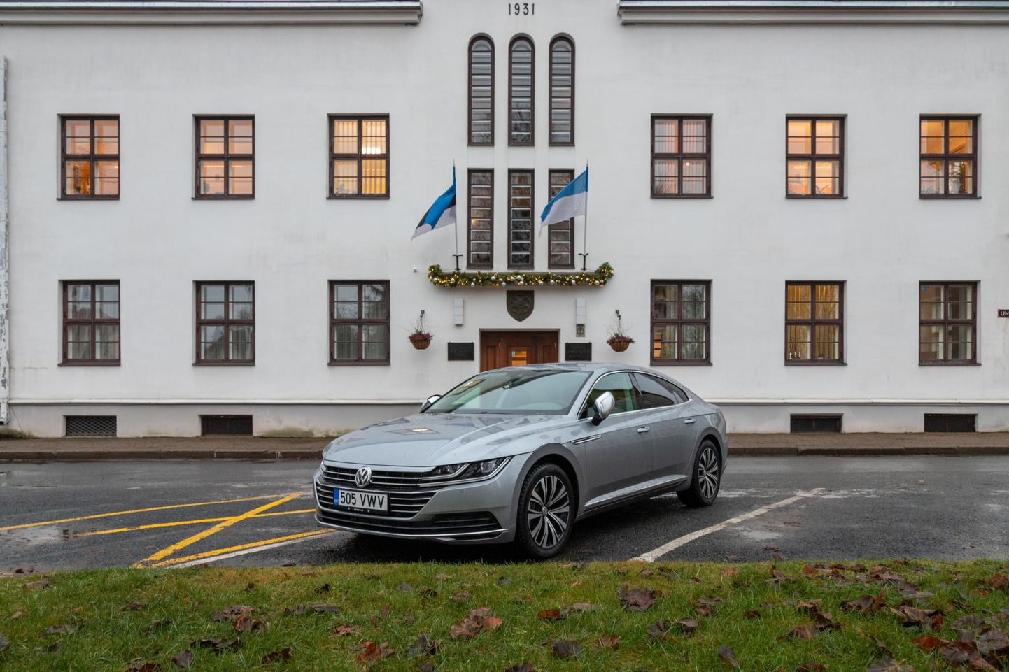 Viljandi linnapea uus auto kanti 2. detsembril Eestis registrisse ning samal päeval jõudis ka raekoja ette.