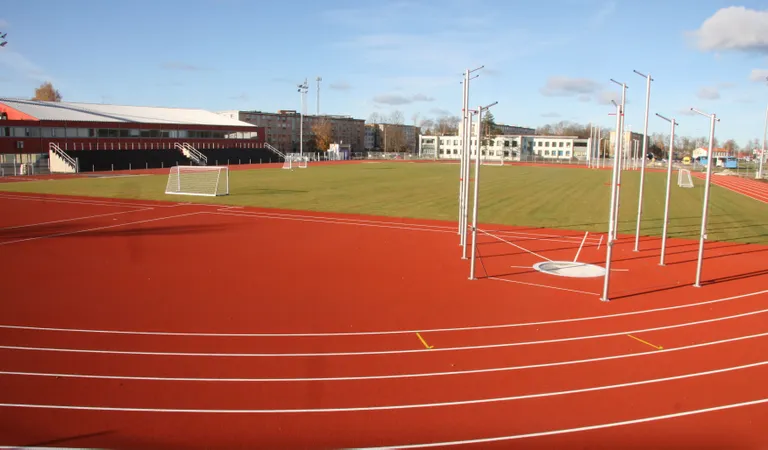 Легкоатлетический стадион располагается в Йыхвиском образовательном городке.