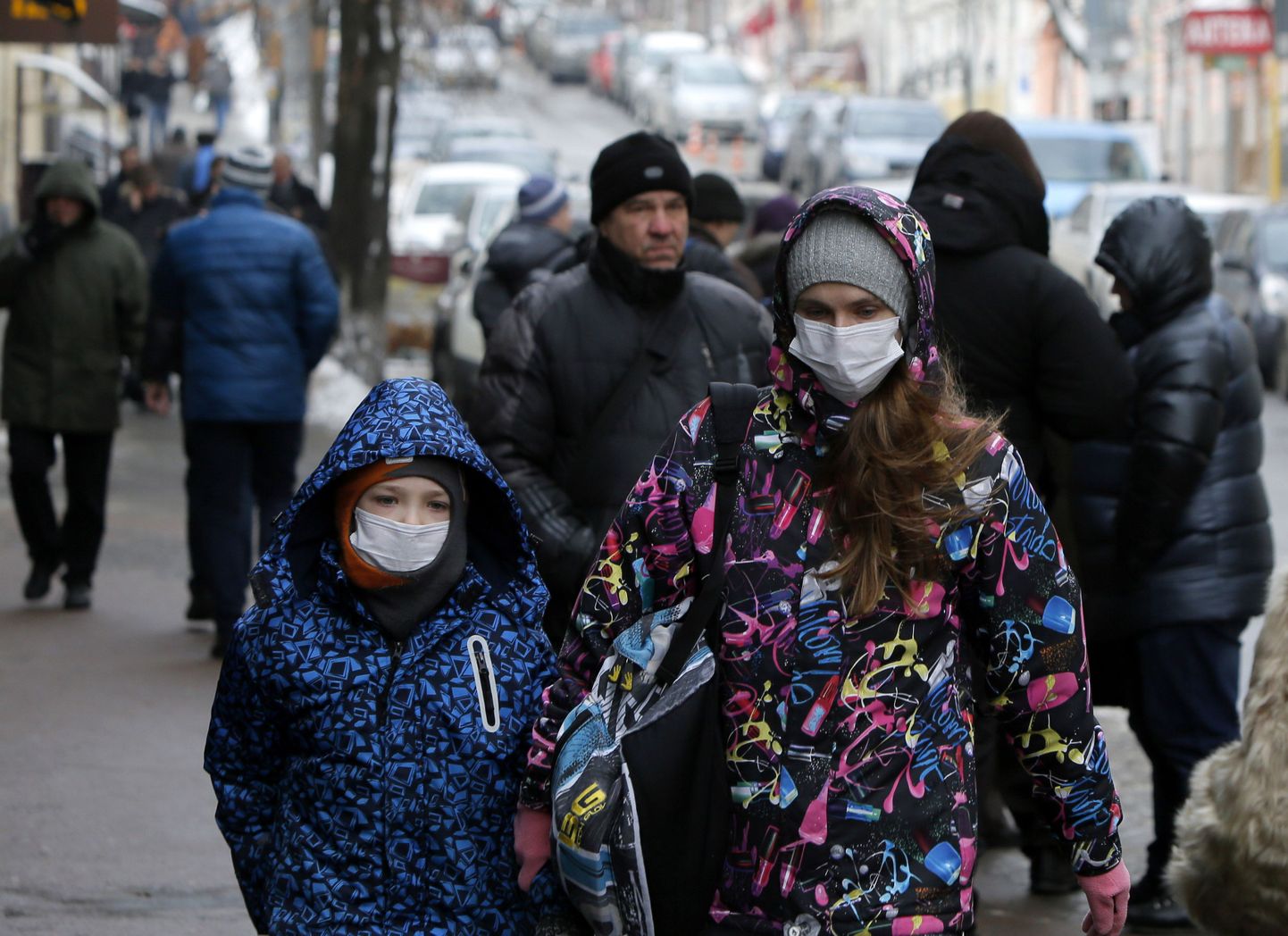 Ukraina pealinnas Kiievis kantakse nägude ees maske, vältimaks gripiga nakatumist