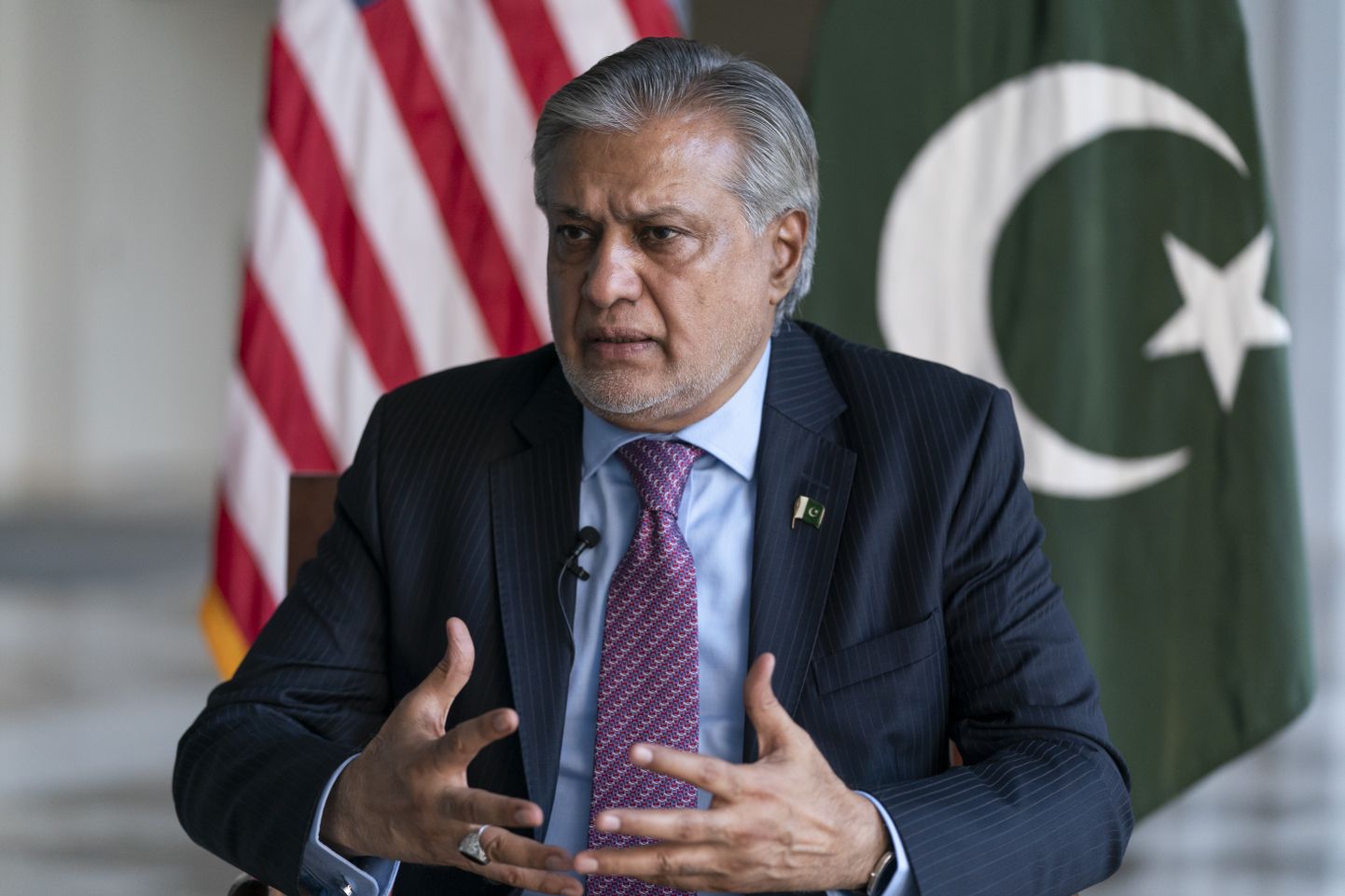 Pakistani vastne rahandusminister Ishaq Dar andis reedel Washingtonis oma riigi suursaatkonnas usutluse uudisteagentuurile The Associated Press.