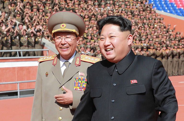 Põhja-Korea liider Kim Jong-un (paremal)